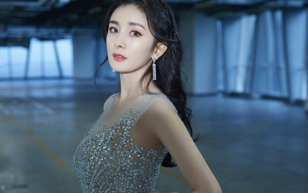 染發(fā)會(huì)不會(huì)導(dǎo)致白發(fā)越來越多 染發(fā)會(huì)讓白發(fā)越來越多嗎 染發(fā)會(huì)不會(huì)導(dǎo)致白發(fā)越來越多 染發(fā)會(huì)讓白發(fā)越來越多嗎