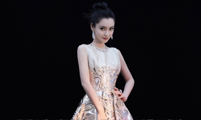 染發(fā)會(huì)不會(huì)導(dǎo)致白發(fā)越來越多 染發(fā)會(huì)讓白發(fā)越來越多嗎 染發(fā)會(huì)不會(huì)導(dǎo)致白發(fā)越來越多 染發(fā)會(huì)讓白發(fā)越來越多嗎