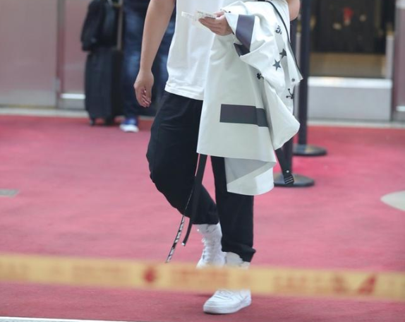 高幫板鞋搭配什么褲子好男 高幫板鞋男配什么褲子 高幫板鞋搭配什么褲子好男 高幫板鞋男配什么褲子