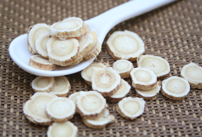 黃芪山楂泡水喝有什么功效與禁忌 黃芪山楂泡水喝有什么功效與禁忌