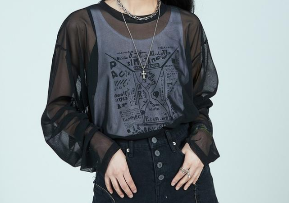 黑色衣服里面穿什么顏色的打底衫好看 黑色外套里面穿什么顏色衣服比較好 黑色衣服里面穿什么顏色的打底衫好看 黑色外套里面穿什么顏色衣服比較好