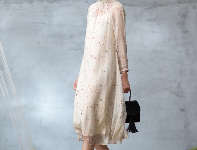 真絲連衣裙配什么鞋子好看 真絲連衣裙怎么洗 真絲連衣裙配什么鞋子好看 真絲連衣裙怎么洗