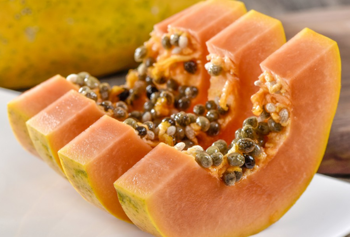 木瓜發(fā)苦還能吃嗎 木瓜吃起來發(fā)苦是什么原因 木瓜發(fā)苦還能吃嗎 木瓜吃起來發(fā)苦是什么原因