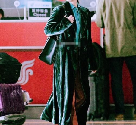 墨綠色上衣配什么顏色褲子 墨綠色衣服搭配推薦 墨綠色上衣配什么顏色褲子 墨綠色衣服搭配推薦