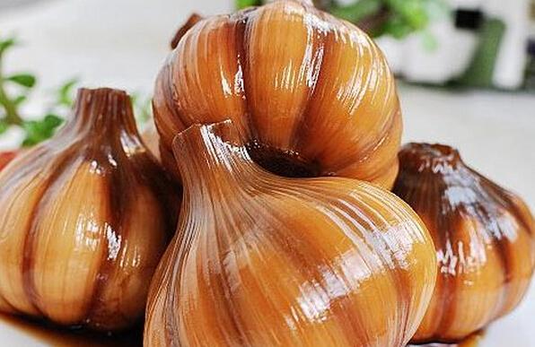 糖醋蒜吃多了對身體有害嗎 糖醋蒜吃多了胃難受怎么辦 糖醋蒜吃多了對身體有害嗎 糖醋蒜吃多了胃難受怎么辦