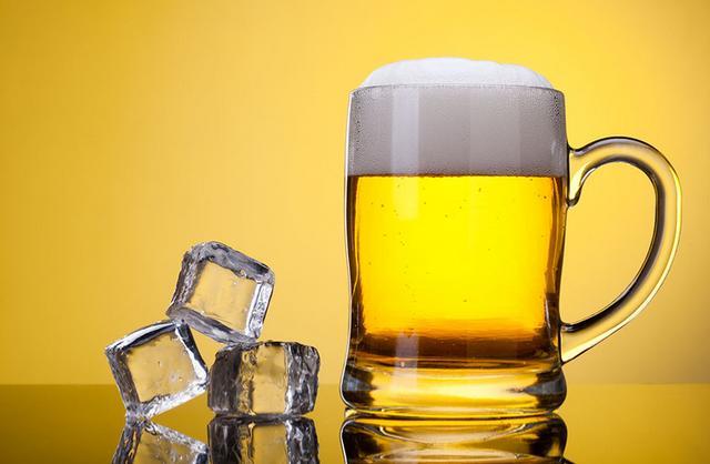 啤酒收縮毛孔有效果嗎 啤酒收縮毛孔的弊端 啤酒收縮毛孔有效果嗎 啤酒收縮毛孔的弊端