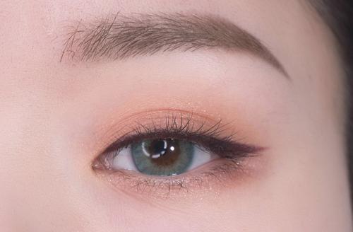 眼線是畫在哪里的 眼線是在定妝前還是定妝后 眼線是畫在哪里的 眼線是在定妝前還是定妝后