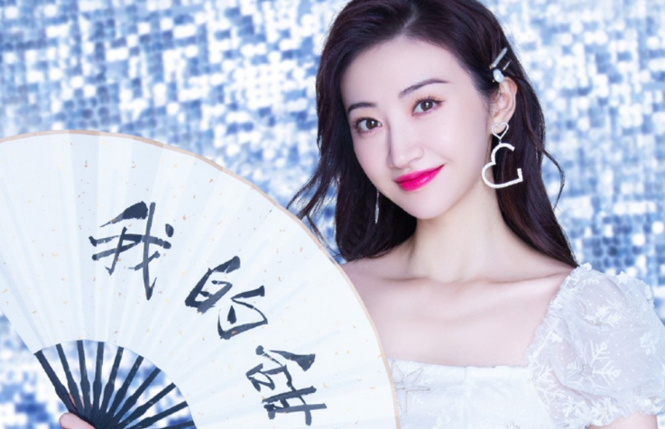 上身瘦屁股大腿粗怎么搭配衣服好看 上身瘦屁股大腿粗怎么搭配衣服好看