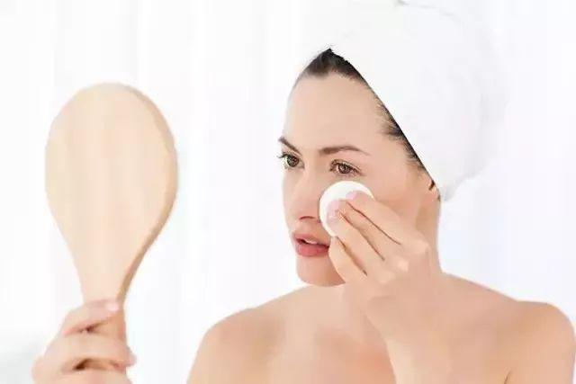 不同肌膚如何保濕 不同肌膚的護(hù)理方法 不同肌膚如何保濕 不同肌膚的護(hù)理方法