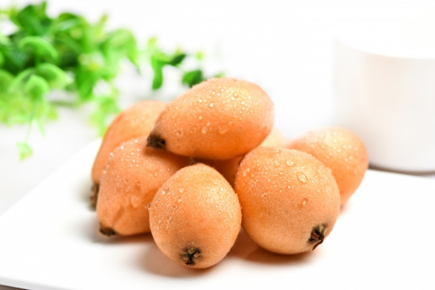 枇杷熱量高嗎 枇杷減肥的時(shí)候可以吃嗎 枇杷熱量高嗎 枇杷減肥的時(shí)候可以吃嗎