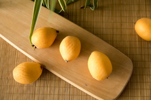 枇杷吃了上火還是降火 枇杷是上火的還是清火的 枇杷吃了上火還是降火 枇杷是上火的還是清火的