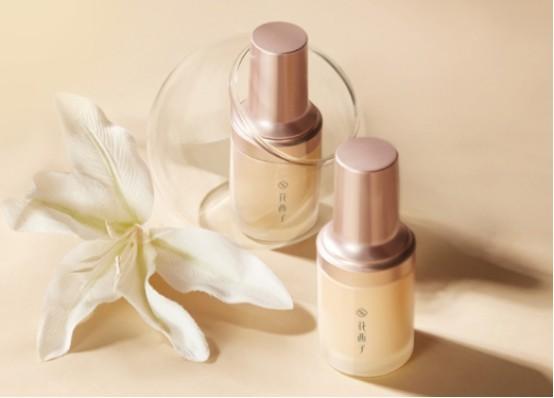 粉底液和氣墊的區(qū)別是什么 粉底和氣墊哪個(gè)傷皮膚 粉底液和氣墊的區(qū)別是什么 粉底和氣墊哪個(gè)傷皮膚