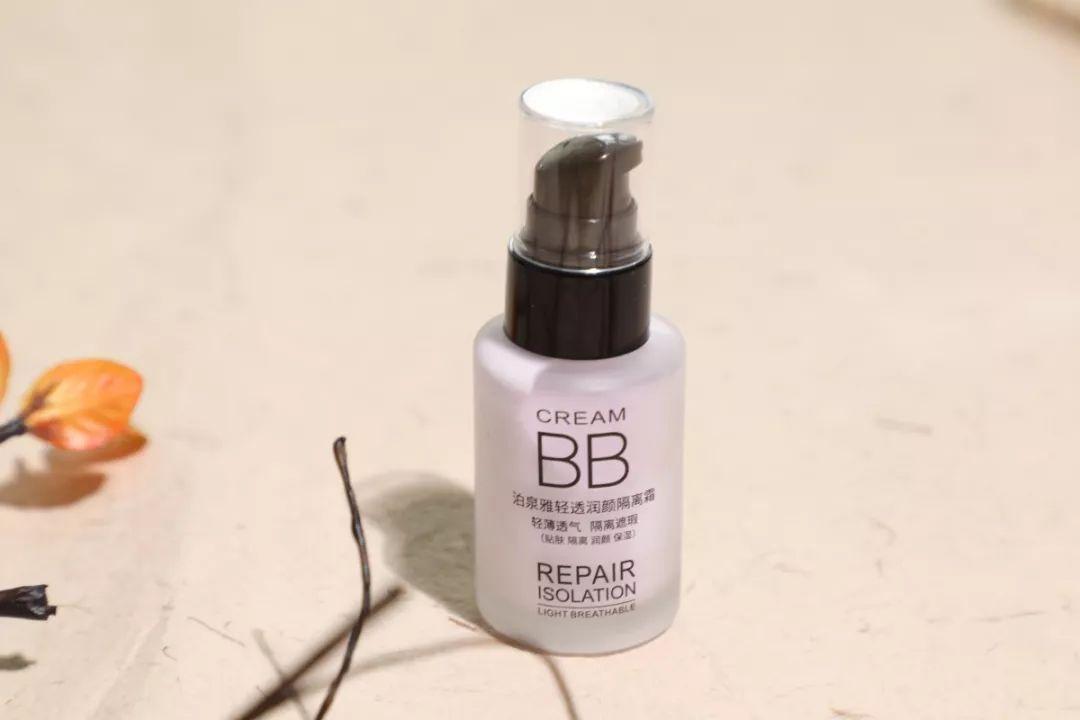 隔離霜和防曬霜有什么區(qū)別 隔離霜和防曬霜哪個(gè)先用 隔離霜和防曬霜有什么區(qū)別 隔離霜和防曬霜哪個(gè)先用