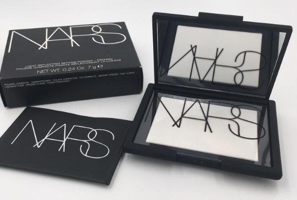 粉餅可以代替粉底液?jiǎn)?粉餅可以直接上妝嗎 粉餅可以代替粉底液?jiǎn)?粉餅可以直接上妝嗎