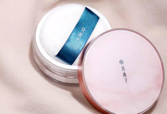 散粉要用刷子還是粉撲 散粉要用什么粉撲比較好 散粉要用刷子還是粉撲 散粉要用什么粉撲比較好