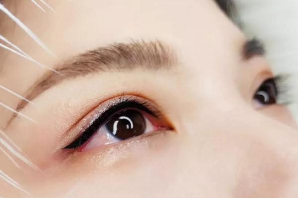 美瞳線和眼線哪個好看 美瞳線和眼線哪個好 美瞳線和眼線哪個好看 美瞳線和眼線哪個好