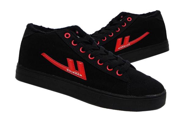 回力要墊鞋墊嗎 回力要買大一號(hào)的嗎 回力要墊鞋墊嗎 回力要買大一號(hào)的嗎