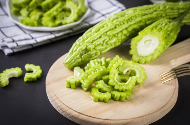 苦瓜可以降血糖嗎 苦瓜可以降血脂嗎 苦瓜可以降血糖嗎 苦瓜可以降血脂嗎