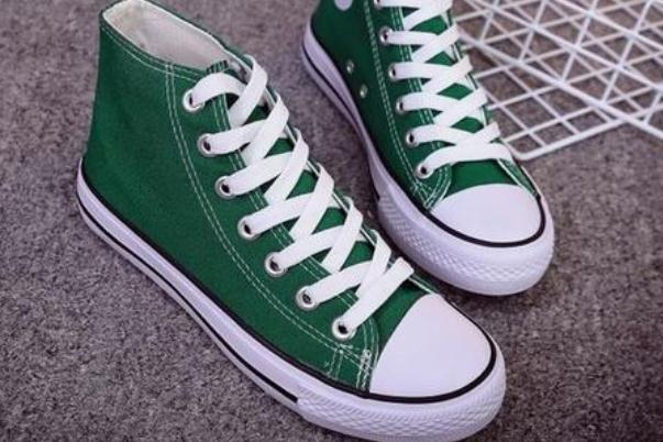 帆布鞋什么時(shí)候穿 帆布鞋什么季節(jié)穿 帆布鞋什么時(shí)候穿 帆布鞋什么季節(jié)穿