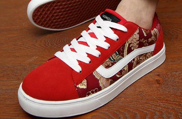 板鞋要買大還是買小 板鞋要比運(yùn)動(dòng)鞋大一碼嗎 板鞋要買大還是買小 板鞋要比運(yùn)動(dòng)鞋大一碼嗎