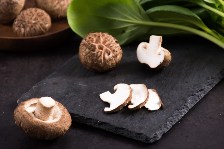 新鮮蘑菇怎么洗才干凈 新鮮蘑菇怎么清洗 新鮮蘑菇怎么洗才干凈 新鮮蘑菇怎么清洗