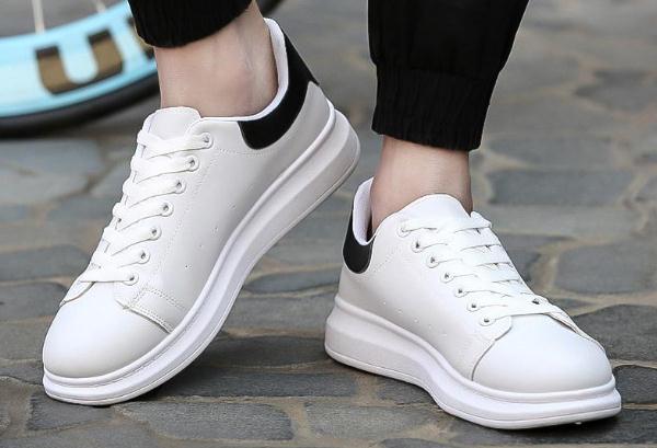 小白鞋要用紙包著曬嗎 小白鞋要怎么曬才不會(huì)變黃 小白鞋要用紙包著曬嗎 小白鞋要怎么曬才不會(huì)變黃