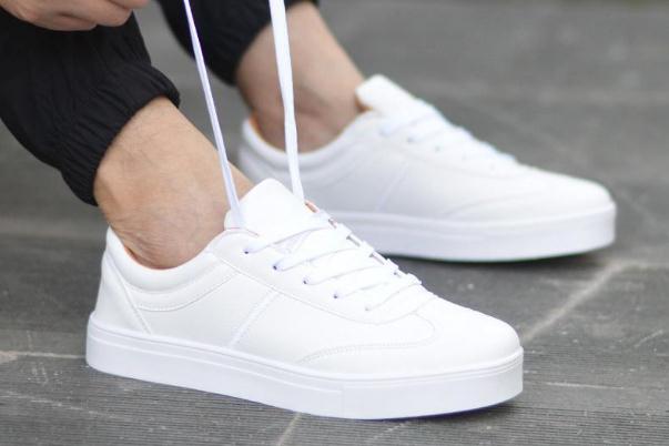 小白鞋可以用酒精濕巾擦嗎 小白鞋可以用消毒液洗嗎 小白鞋可以用酒精濕巾擦嗎 小白鞋可以用消毒液洗嗎