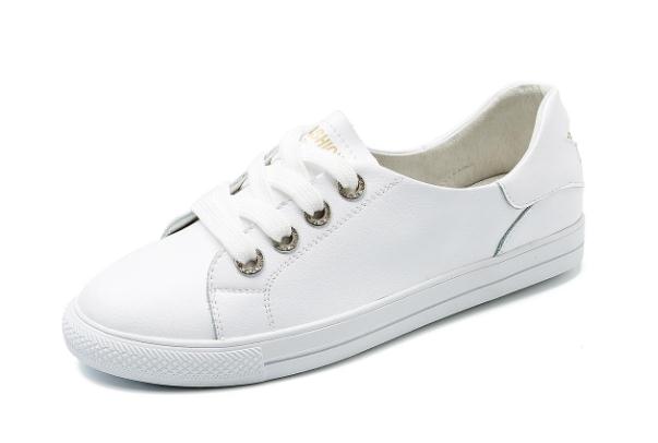 小白鞋哪個品牌比較好 性價比高的小白鞋品牌都有哪些 小白鞋哪個品牌比較好 性價比高的小白鞋品牌都有哪些