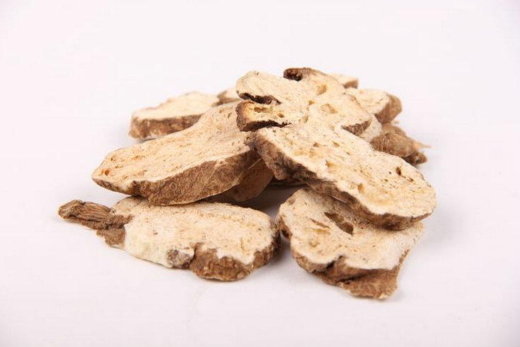 生白術(shù)與炒白術(shù)的功效區(qū)別 生白術(shù)是熱性還是涼性 生白術(shù)與炒白術(shù)的功效區(qū)別 生白術(shù)是熱性還是涼性