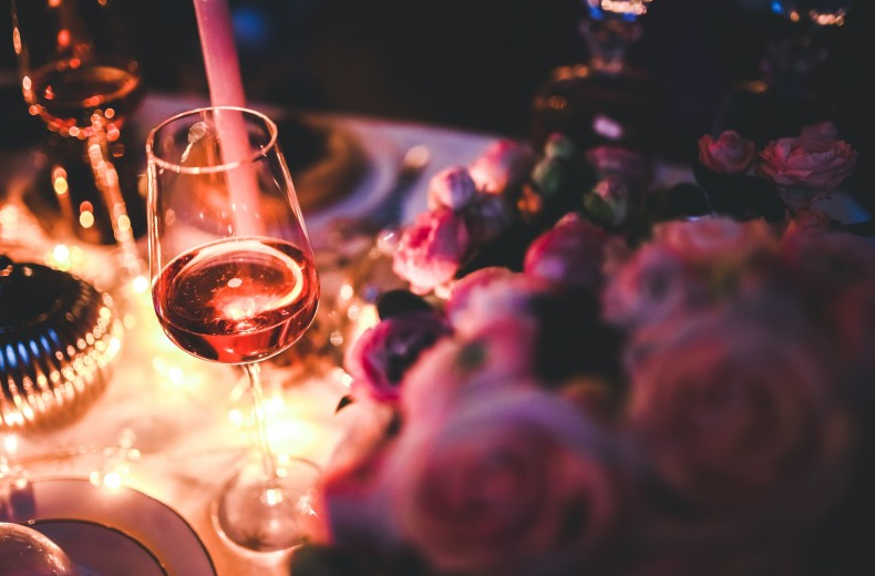 拉菲紅酒1982年多少錢 拉菲紅酒價(jià)格表圖片 拉菲紅酒1982年多少錢 拉菲紅酒價(jià)格表圖片