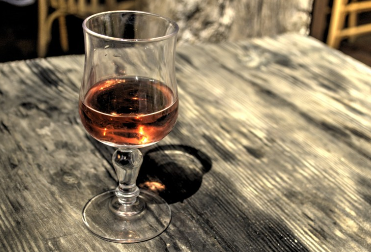 洋蔥泡紅酒保質(zhì)期多久 洋蔥泡紅酒可以放多久 洋蔥泡紅酒保質(zhì)期多久 洋蔥泡紅酒可以放多久