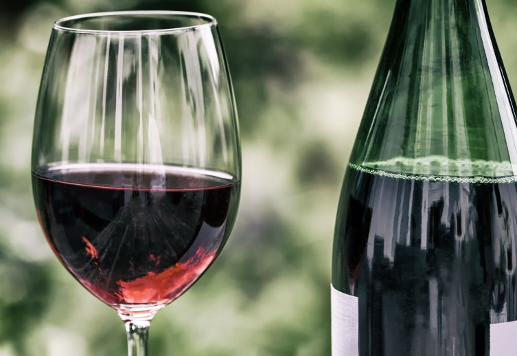 洋蔥泡紅酒保質(zhì)期多久 洋蔥泡紅酒可以放多久 洋蔥泡紅酒保質(zhì)期多久 洋蔥泡紅酒可以放多久