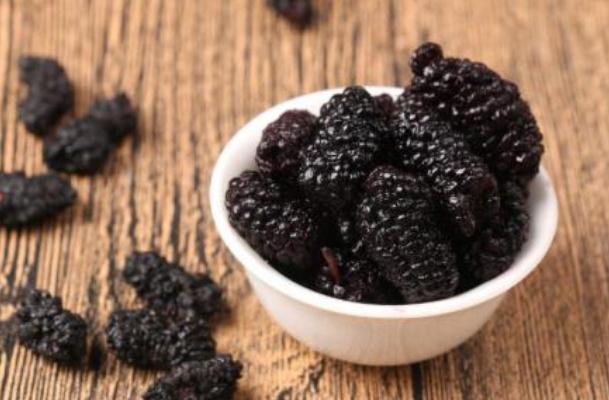 桑葚要泡鹽水嗎 要泡多長(zhǎng)時(shí)間 桑葚要泡鹽水嗎 要泡多長(zhǎng)時(shí)間