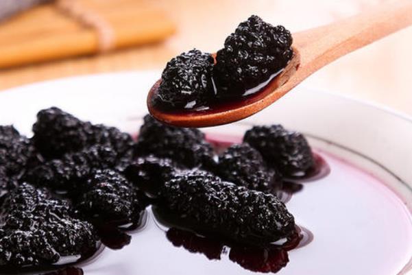 桑葚干怎么制成的 桑葚干怎么做 桑葚干怎么制成的 桑葚干怎么做