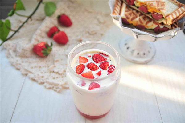 牛奶是脫脂的好還是全脂的好 牛奶減肥期間可以喝嗎 牛奶是脫脂的好還是全脂的好 牛奶減肥期間可以喝嗎