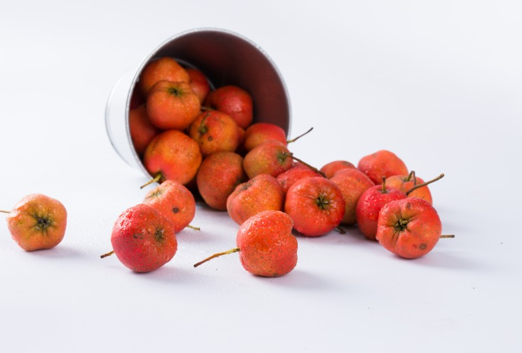 山楂泡水喝會上火嗎 山楂泡水喝有什么好處和壞處 山楂泡水喝會上火嗎 山楂泡水喝有什么好處和壞處