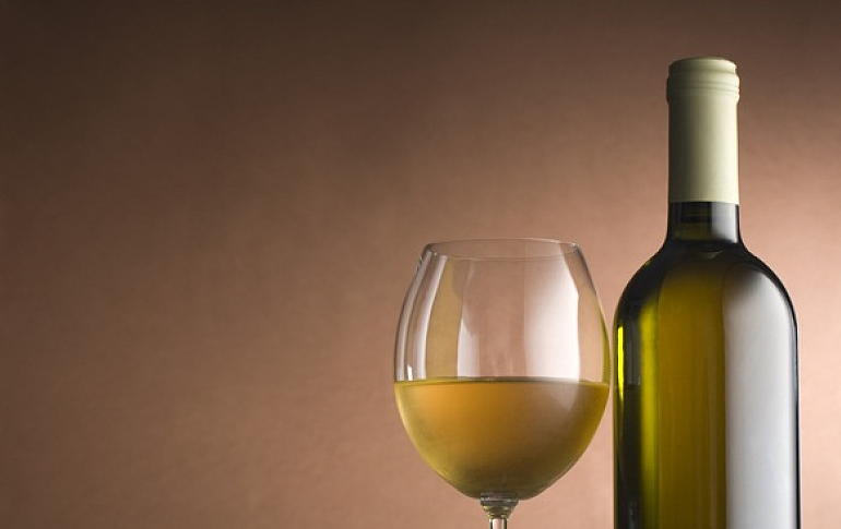 半干白葡萄酒保質期多久 半干白葡萄酒用醒酒嗎 半干白葡萄酒保質期多久 半干白葡萄酒用醒酒嗎