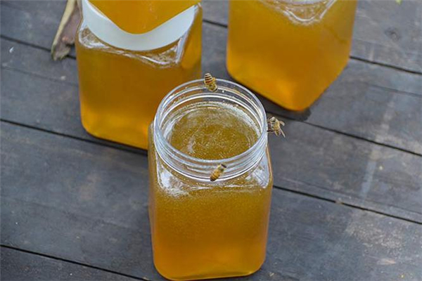 蜂蜜會(huì)升高血糖嗎 蜂蜜糖尿病患者能吃嗎 蜂蜜會(huì)升高血糖嗎 蜂蜜糖尿病患者能吃嗎