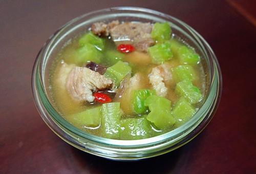 苦瓜湯怎么煮不會苦 苦瓜湯能放什么一起煲 苦瓜湯怎么煮不會苦 苦瓜湯能放什么一起煲