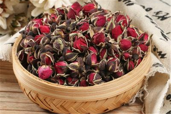 玫瑰花可以降火嗎 玫瑰花茶是寒性茶嗎 玫瑰花可以降火嗎 玫瑰花茶是寒性茶嗎