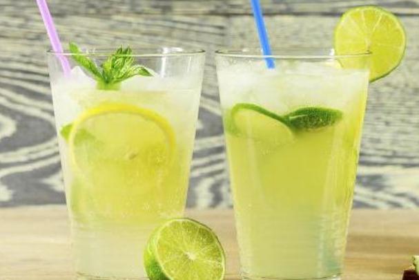 檸檬水可以天天喝嗎 檸檬水一天喝幾杯最好 檸檬水可以天天喝嗎 檸檬水一天喝幾杯最好