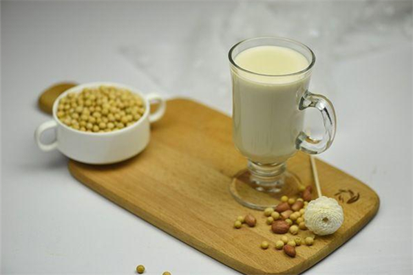 豆奶和豆?jié){的區(qū)別 豆奶和牛奶哪個好 豆奶和豆?jié){的區(qū)別 豆奶和牛奶哪個好