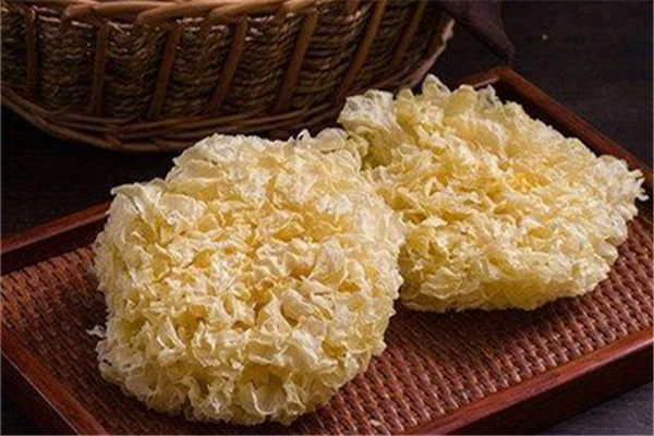 銀耳會(huì)上火嗎 銀耳有什么好處 銀耳會(huì)上火嗎 銀耳有什么好處