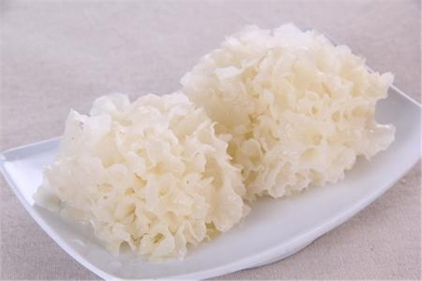 銀耳含糖量高嗎 銀耳糖尿病人能吃嗎 銀耳含糖量高嗎 銀耳糖尿病人能吃嗎