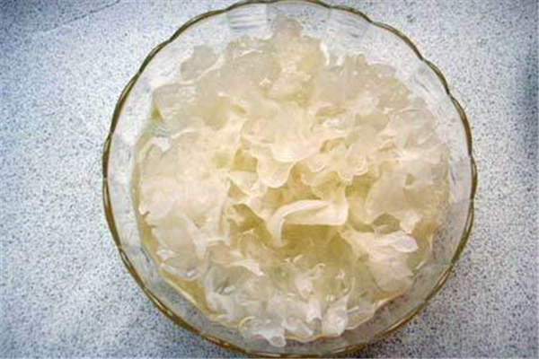 銀耳含糖量高嗎 銀耳糖尿病人能吃嗎 銀耳含糖量高嗎 銀耳糖尿病人能吃嗎