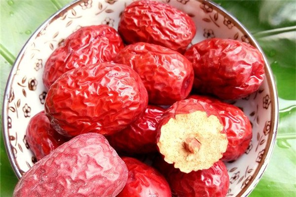 紅棗補(bǔ)血效果好嗎 紅棗和什么一起煮補(bǔ)血補(bǔ)氣 紅棗補(bǔ)血效果好嗎 紅棗和什么一起煮補(bǔ)血補(bǔ)氣