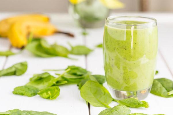 檸檬榨汁有什么功效 檸檬榨汁可以減肥嗎 檸檬榨汁有什么功效 檸檬榨汁可以減肥嗎