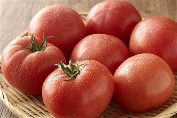 西紅柿有黑斑是什么原因 西紅柿有黑斑能吃嗎 西紅柿有黑斑是什么原因 西紅柿有黑斑能吃嗎