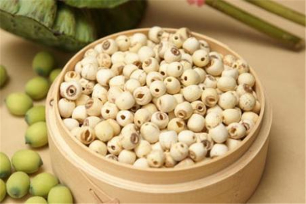 蓮子養(yǎng)胃還是傷胃 蓮子養(yǎng)胃要去芯嗎 蓮子養(yǎng)胃還是傷胃 蓮子養(yǎng)胃要去芯嗎