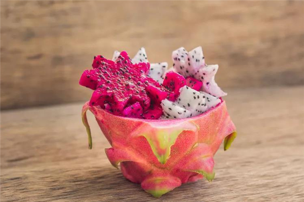 紅火龍果和白火龍果哪個好 紅火龍果和白火龍果的區(qū)別 紅火龍果和白火龍果哪個好 紅火龍果和白火龍果的區(qū)別